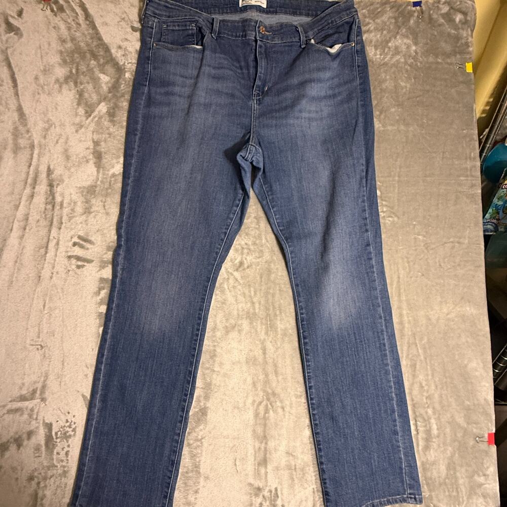 Levi Strauss Signature Gold Mid Rise Straight Jeans Women's 22W 36x34 Blue